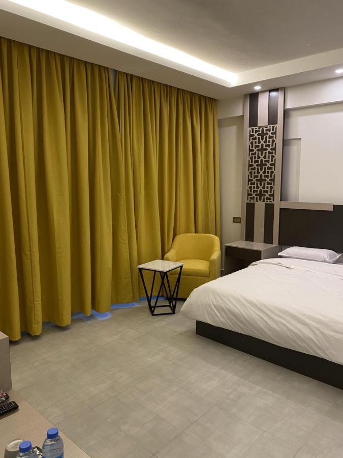 Alfalak Hotel Seeb Exterior foto